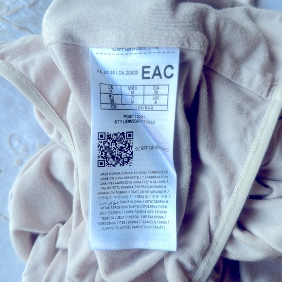 💕Marciano Cream High Collar Cut-Out Long Sleeve Bodysuit M EUC - Picture 7 of 7